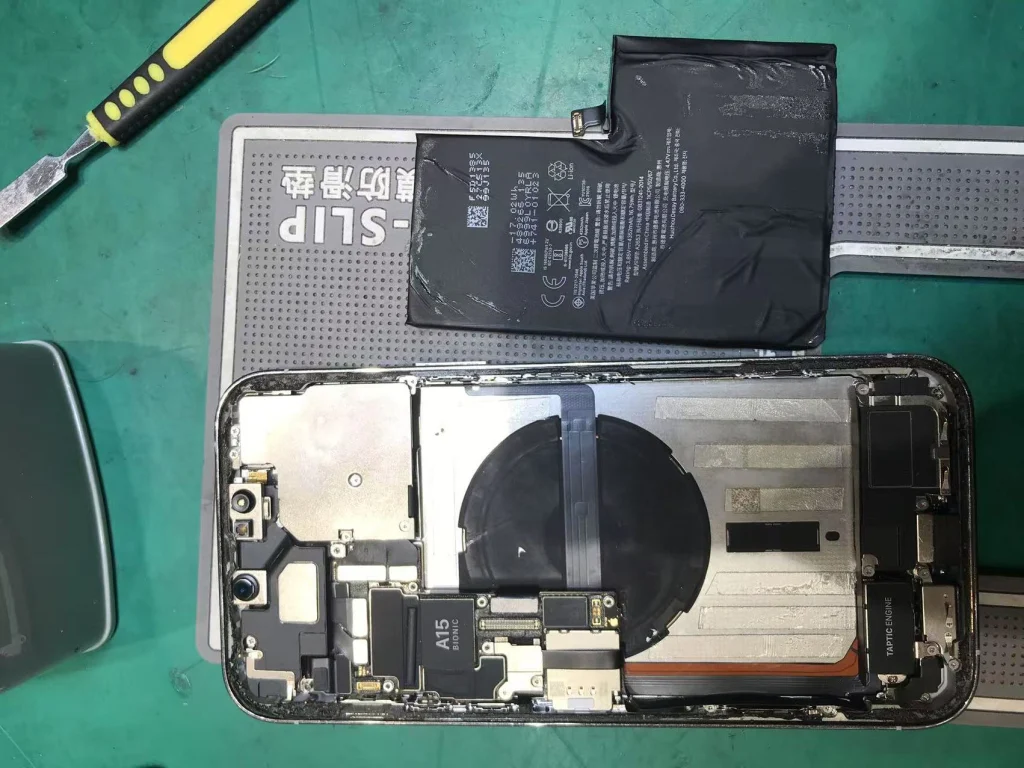 Swollen phone battery repair warning